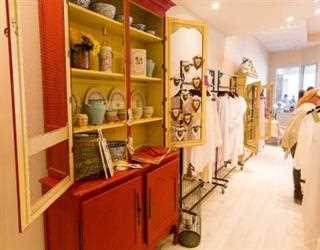 Cotton Tops with Style for Appealing Look