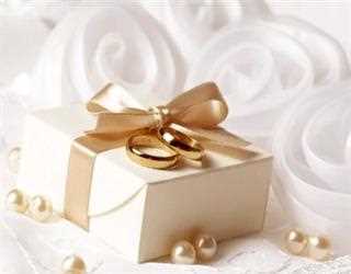 Tips for Planning a Wedding Gift on a Budget