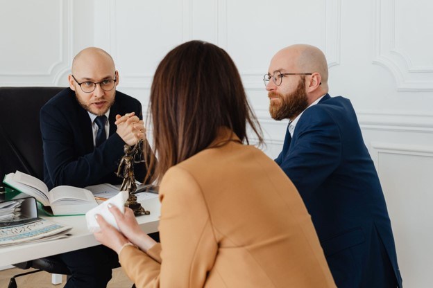 When Should You Hire a Family Lawyer Instead of Handling Matters Yourself?