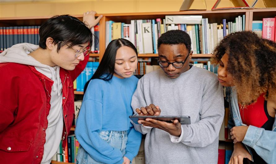 How Students Can Use AI Tools Without Losing Their Problem-Solving Skills