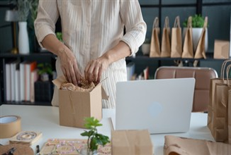 E-commerce FAQ: Returns, Shipping, Payments & Account Issues Explained