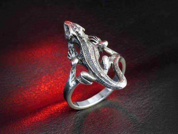 Five things you should know about Sterling silver rings for women