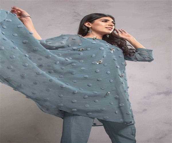 A TALE OF ZUHAZ - THE FASHION ICON OF PAKISTAN