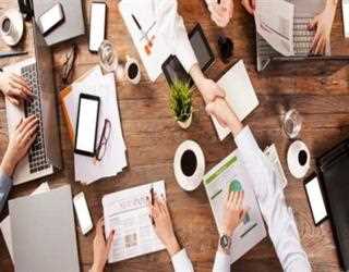 9 Essential Things to Take to Every Business Meeting