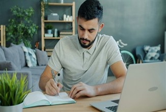 Why Professionals Are Choosing Flexible Education to Stay Competitive