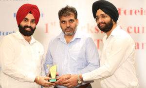 banner image of Dolphin Head Hunter 