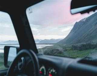 Top 10 Travel Vlogging Tips For Youtube Vloggers