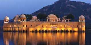 Golden Triangle tour package or a self-planned itinerary, which is better?