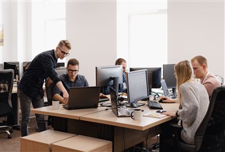 Industry Tensions & AI Workforce Shifts