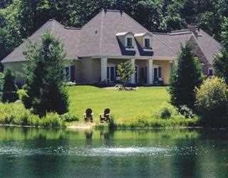 Diffused Aeration System vs. Lake Fountains - Which is Better?