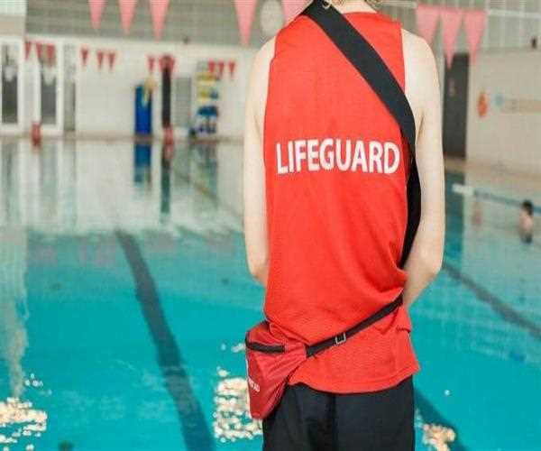Is it worth becoming a lifeguard?