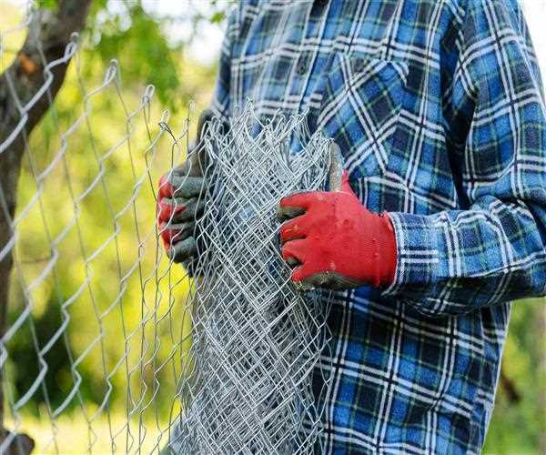 6 Safety Tips For Installing Wire Mesh Fences