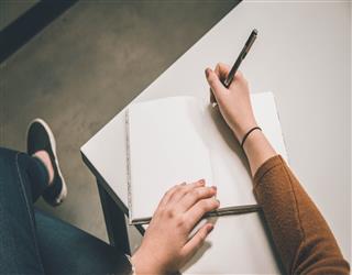 How to Write Romance Novel in 2023?