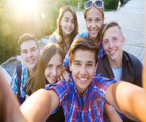 Teenagers are use Invisalign for colorful smile