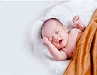 WHAT TO LOOK AT WHEN FINDING A NEWBORN BABY PHOTOGRAPHER
