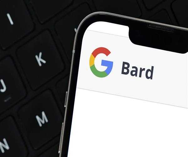 Google might make Assistant and Bard available on more smartphones.
