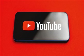 YouTube Launches AI Search Carousel with Video Snapshots