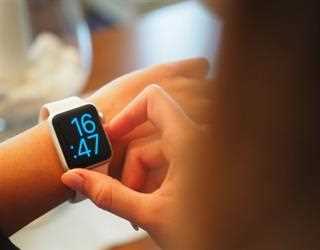 What are the benefits of  a smartwatch?