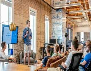 6 Factors to Consider When Hiring a Custom App Development Company