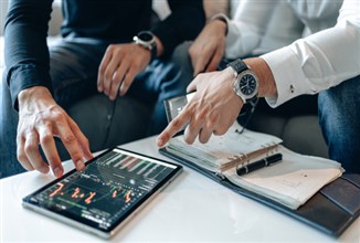 Why Do Experienced Traders Recommend Practicing Before Going Live?