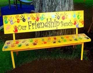 Features Benefits of Having an Outdoor Bench