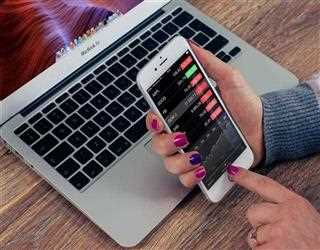 Mobile Commerce and Shopify: Capturing Sales from Mobile-First Shoppers
