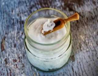How to use almond oil on your face