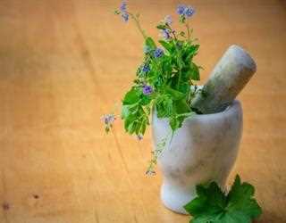 Doctor approved home remedies to deal with dry cough