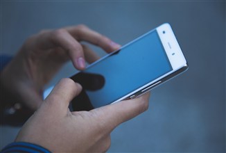 Is Your Phone eSIM-Compatible? A Simple Pre-Travel Checklist