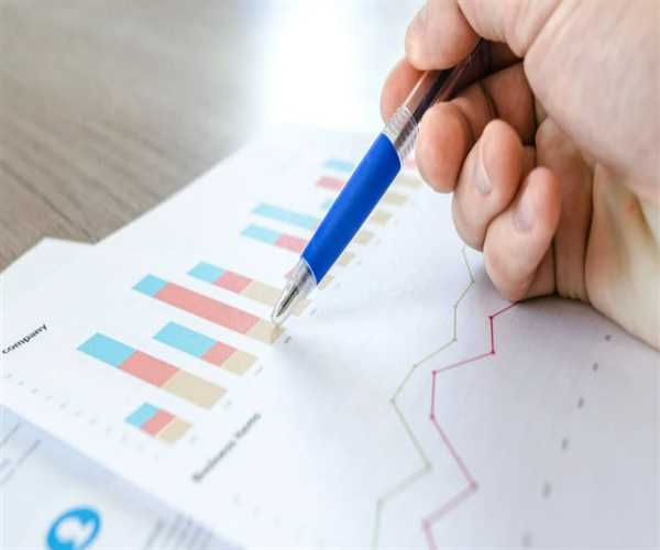 Data Warehousing in the Era of Big Data