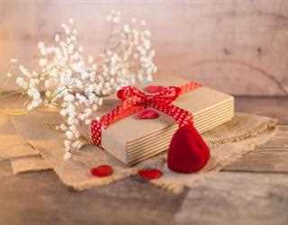 5 Best Valentine Gift Ideas for Him 2021