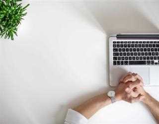 5 daily habits for people with desk jobs