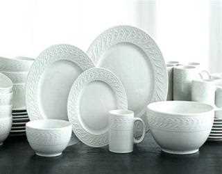 Choosing the Right Dinnerware
