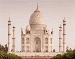 Explore The Most Relaxing And Wonderful Taj Mahal Tour From Delhi With Us