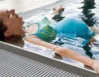 Is Use of Hot Tub During Pregnancy a Safe Bet?