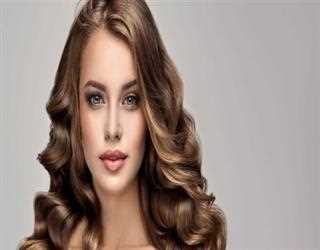 A DANDRUFF SHAMPOO THAT ALSO MOISTURISES: