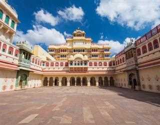 Enjoy The Beauty of Ancient Monuments of India