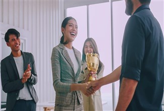 Rewarding Employees for Performance: Smart Strategies