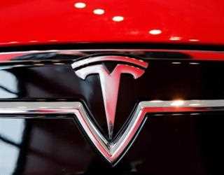 Self Driving Tesla Crashes & Leads 2 Death in Texas!