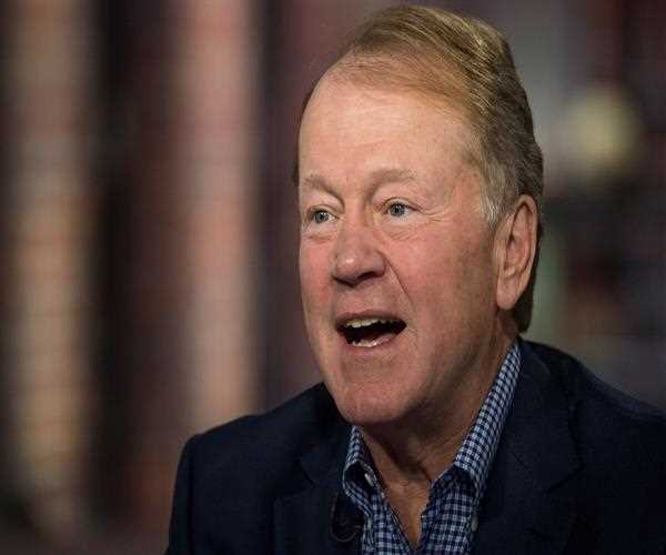 AI will power the stock market for the next decade, former Cisco CEO says.