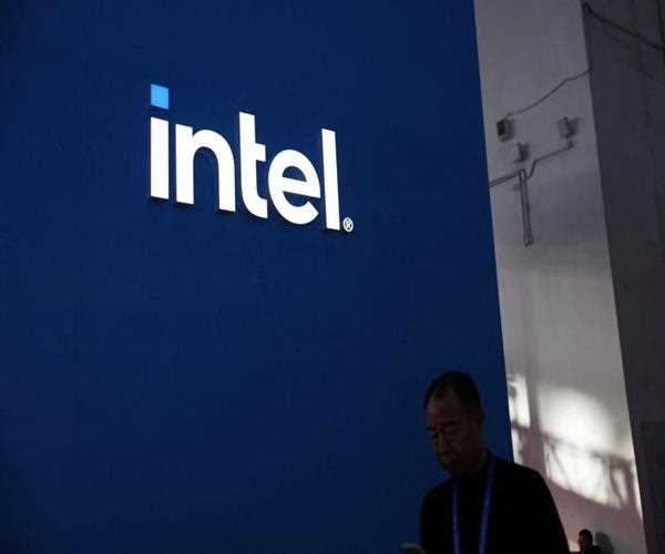 Intel faces deep loss of $7 billion in chip-making unit