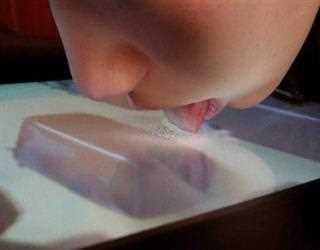 "'Lickable" TV Screen 'Netlicks' Yes, You Can Taste it