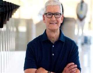 Tim Cook Pointed Out towards the Lack of Women in Tech Sector