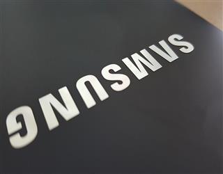Samsung launches smartphones with two-way satellite communication.