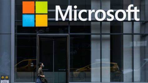 Microsoft Unveils Custom AI Chips to Tackle Rising Costs