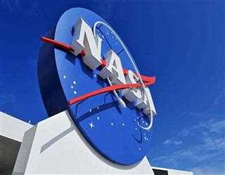 "Stellar Surprise: Quartz Crystals Found in Exoplanet Clouds by NASA's Webb Telescope"