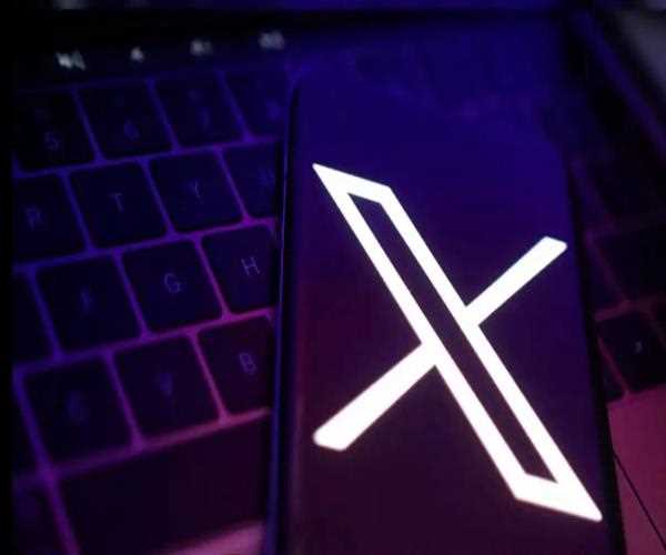 Twitter failed to pay millions in bonuses, violates contract