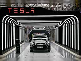 Govt to Expand EV Manufacturing Incentives After Tesla Setback